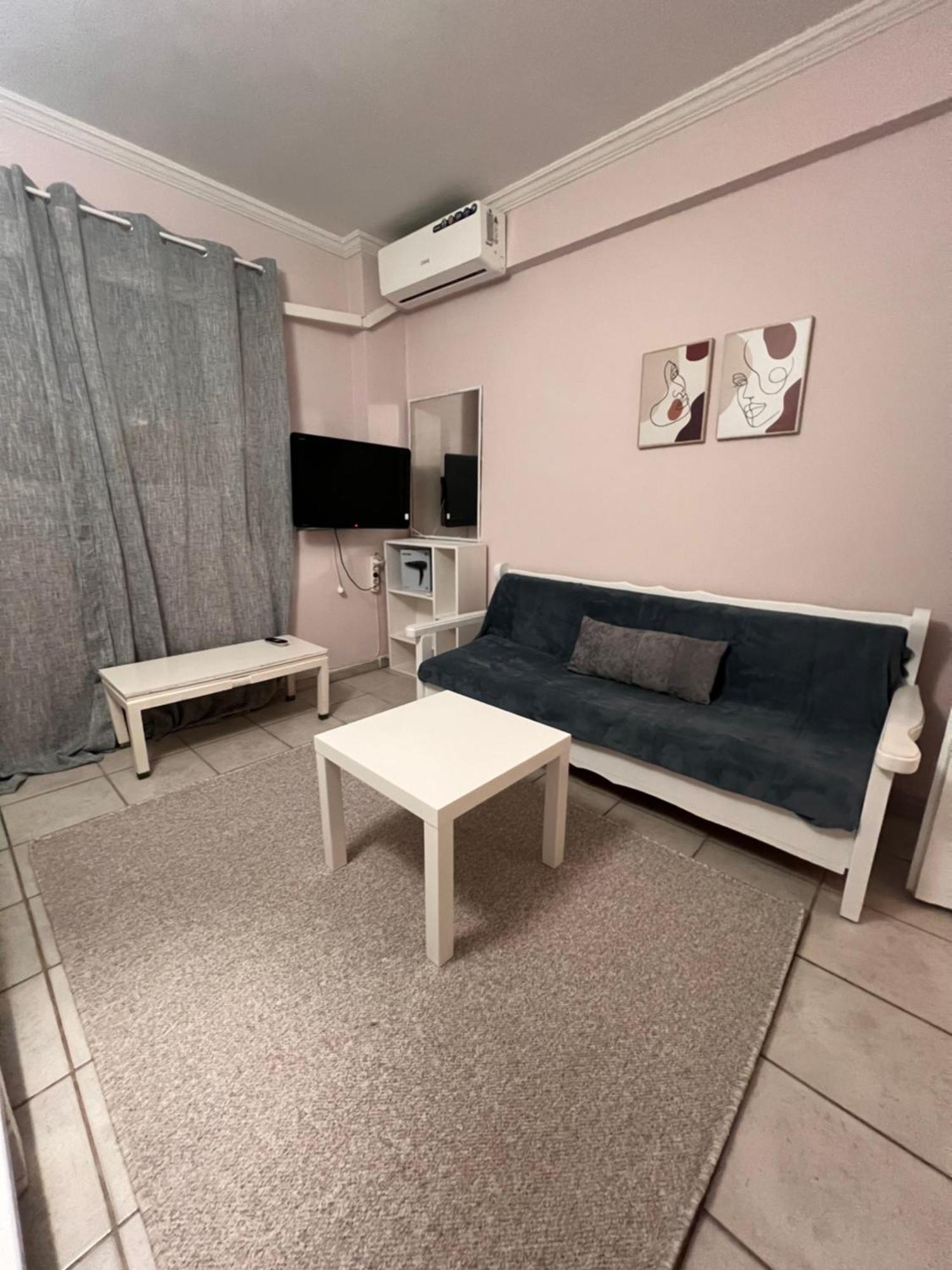 Cozy Apartment In Neos Kosmos Athens Exterior photo